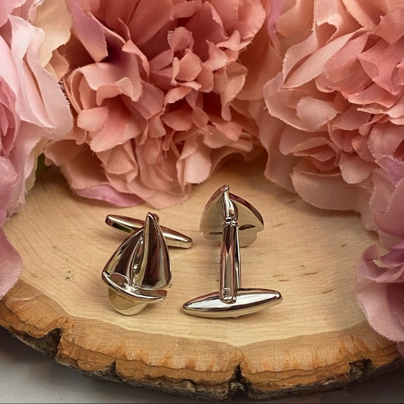 Elegant Silver Sailboat Cufflinks - Picture 11 of 15